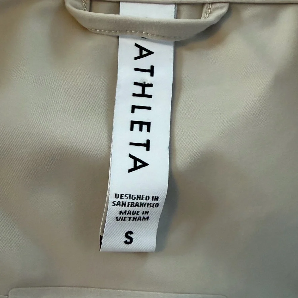 Athleta Urbanite Women's Beige Button Down Shirt - Picture 5 of 6